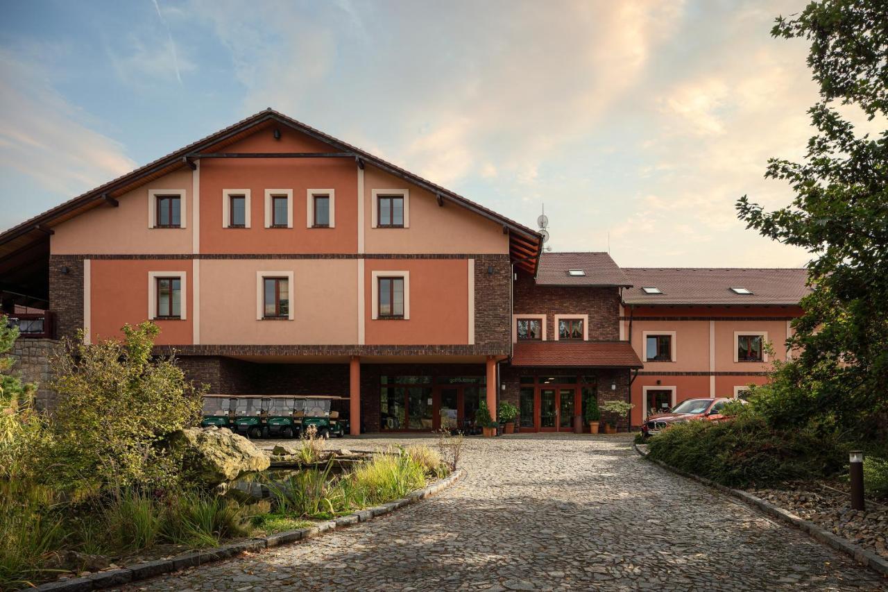 Golf & Spa Kuneticka Hora Dritec Dış mekan fotoğraf